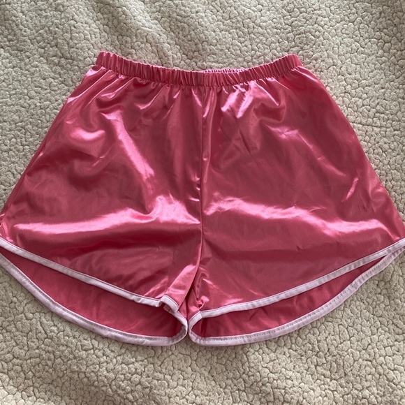 Silky pink shortsđź’• - Picture 1 of 3